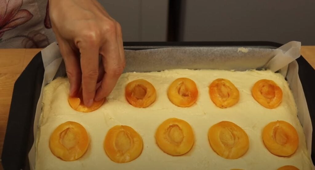 Zlato na talíři! Vláčná meruňková bublanina s jogurtem 