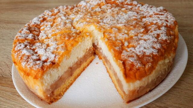 Jablečný a jogurtový koláč. Jednoduchý recept! Jablečný a jogurtový koláč. Jednoduchý recept!