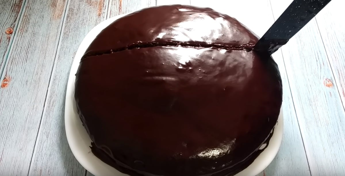 Super hladký a super čokoládový dort, pro celou rodinu i přátelé