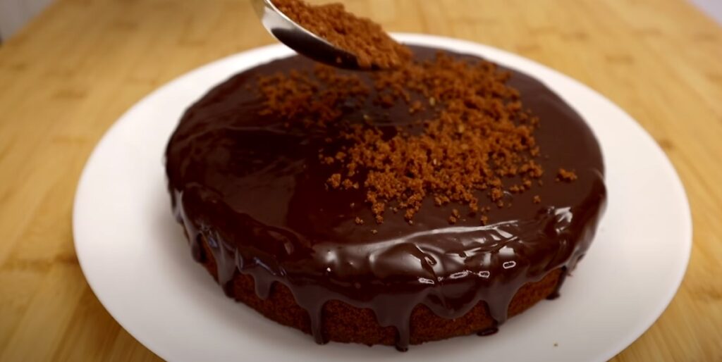 Tip na rychlý, hříšně čokoládový dort s ořechy: Budete se olizovat až za ušima!