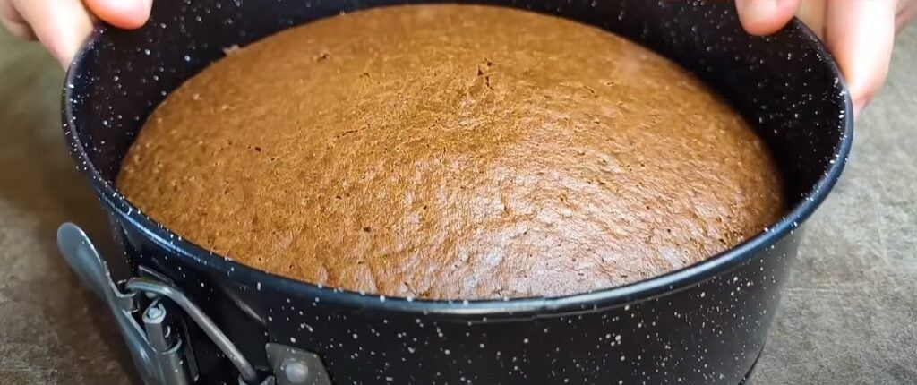 Čokoládový dort. Úsporný a hlavně chutný recept!