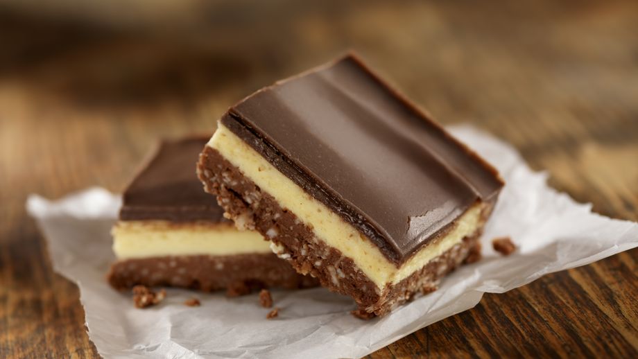 Pudink-čokoládové řezy Nanaimo, nepečený dezert. Jednuduchý a nenáročný