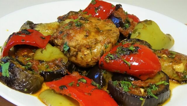 Zeleninové ragú s kuřecím masem Zeleninové ragú s kuřecím masem