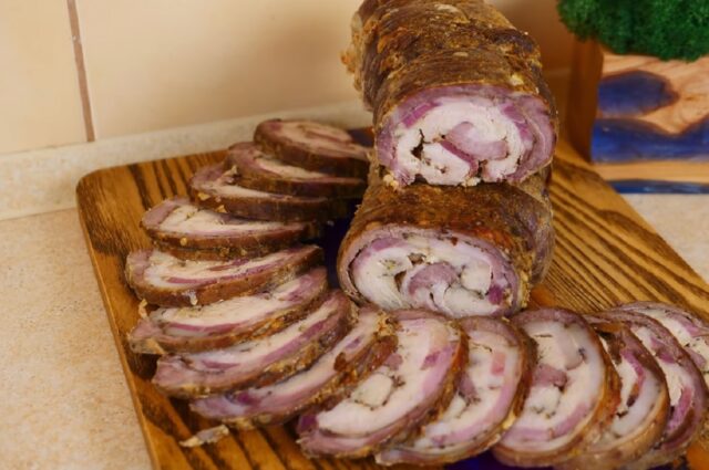 Lahodná masová roláda z pouhých tří hlavních surovin!