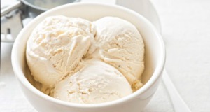 Rychlá zmrzlina ze dvou ingrediencí! Velmi jednoduchá a chutná Rychlá zmrzlina ze dvou ingrediencí! Velmi jednoduchá a chutná
