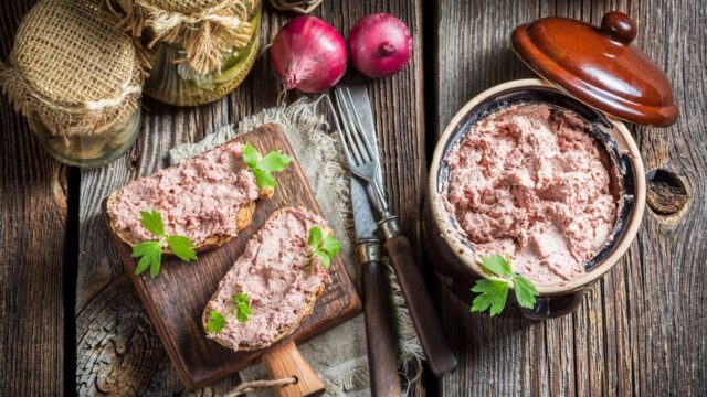 Salámová pomazánka! Rychlá příprava a výsledek stojí za to