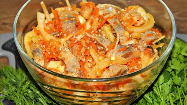 Salata-cu-hering-semi-sarat