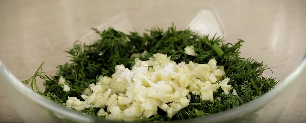 Salát z brambor, mrkve a hrášku