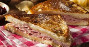 Sendvič Monte Cristo – Chutná snídaně nebo večeře Sendvič Monte Cristo! Chutná snídaně nebo večeře