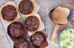 Šťavnaté cuketové čokoládové muffiny (bez mouky)