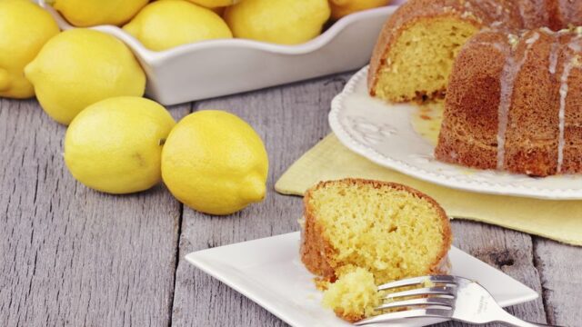 Šťavnatý citronový dort, kterému neodoláte Šťavnatý citronový dort, kterému neodoláte