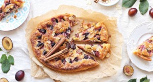 Netradiční tvarohovo-švestková pizza – zmizí dřív, než stihne vychladnout tvarohovo-švestková pizza