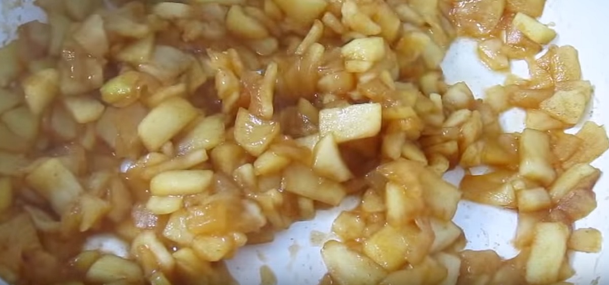 Napoleonský dort s vanilkovým krémem a karamelizovanými jablky!