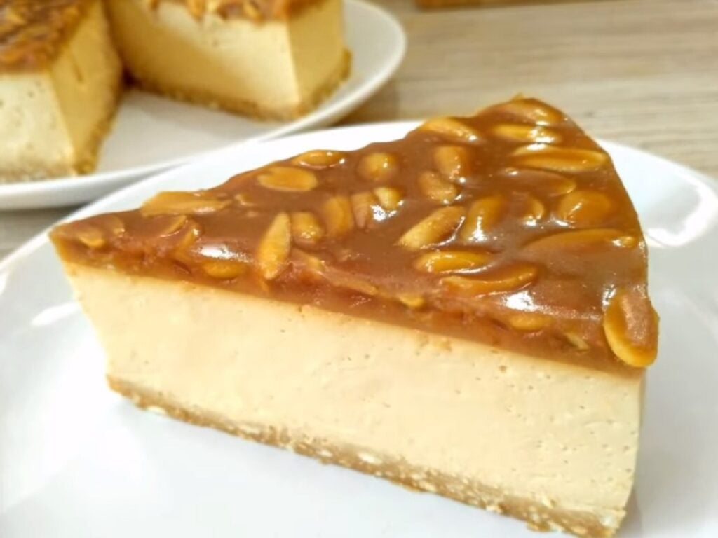 Žádné pečení! Nepečený kávově-karamelový cheesecake s arašídy 