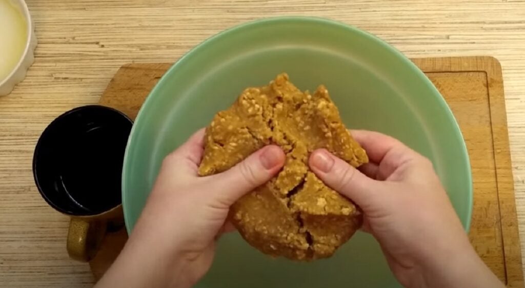 Žádné pečení! Nepečený kávově-karamelový cheesecake s arašídy 