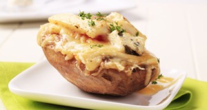 Skvělý recept na zapečené brambory se dvěma druhy sýra Zapečené brambory se dvěma druhy sýra