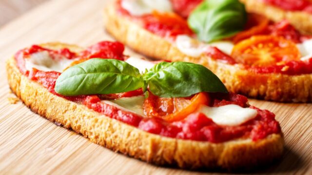 Zapecene-veky-s-mozzarellou-a-bazalkou