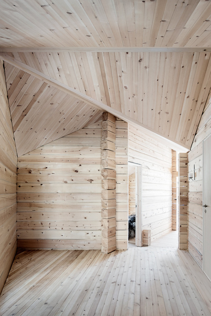 ahaa-cabin-on-femunden-entry-via-smallhousebliss Srub u jezera Femunden: moderní skandinávské útočiště v srdci divoké přírody