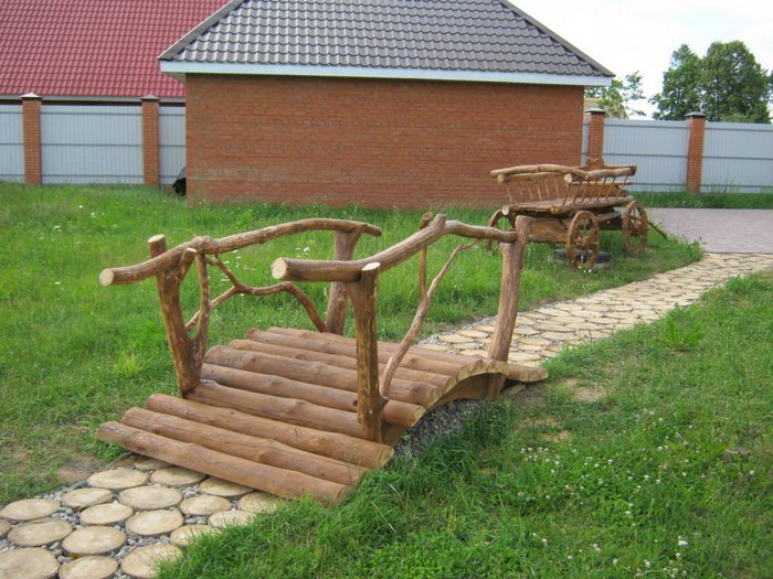 40+ originálních nápadů, jak dát větvím a kmenům nový život na venkově