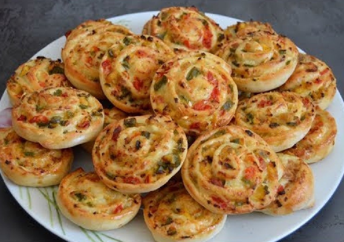 Šneci se zeleninou a sýrem: mini pizza rolky!