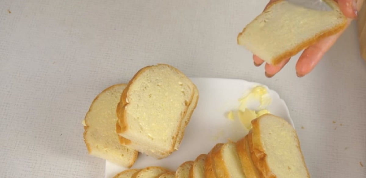 Chléb se šunkou a sýrem - svačina pro celou rodinu za pouhých 15 minut! Rychle a jednoduše