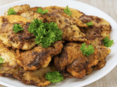 pečené kuřecí řízky v česnekové strouhance – velmi jemné a aromatické. nikoho nenechají lhostejným!