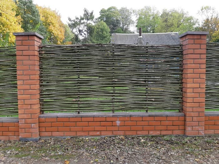 Skutečný proutěný plot, který zdobí váš pozemek: 40 příkladů fotografií