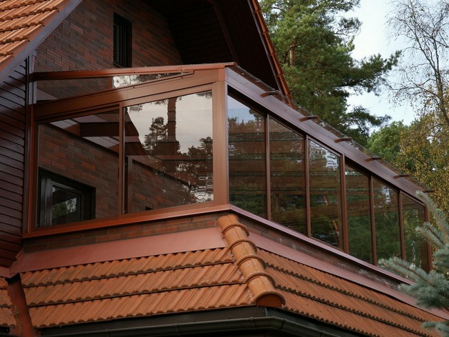 pristroyka-balkona-10 40+ nápadů na balkonový design a stylová řešení: inspirace pro váš dům i zahradu