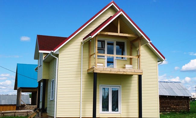 pristroyka-balkona-28 40+ nápadů na balkonový design a stylová řešení: inspirace pro váš dům i zahradu