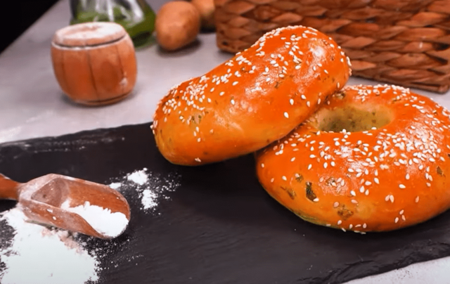recept na luxusní a voňavé domácí houstičky se sýrovou náplní! recept na luxusní a voňavé domácí houstičky se sýrovou náplní!