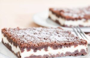 strouhaný tvarohový koláč – klasika, kterou zná každý!