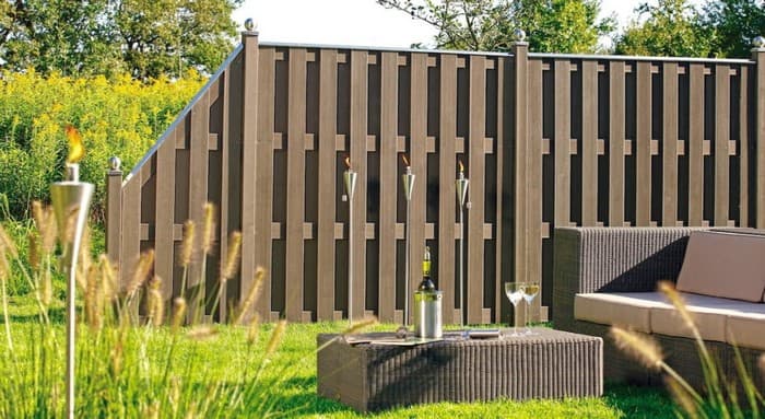 Nejkrásnější a nejodolnější WPC ploty: 30+ inspirací ,které promění každé oplocení v designový prvek