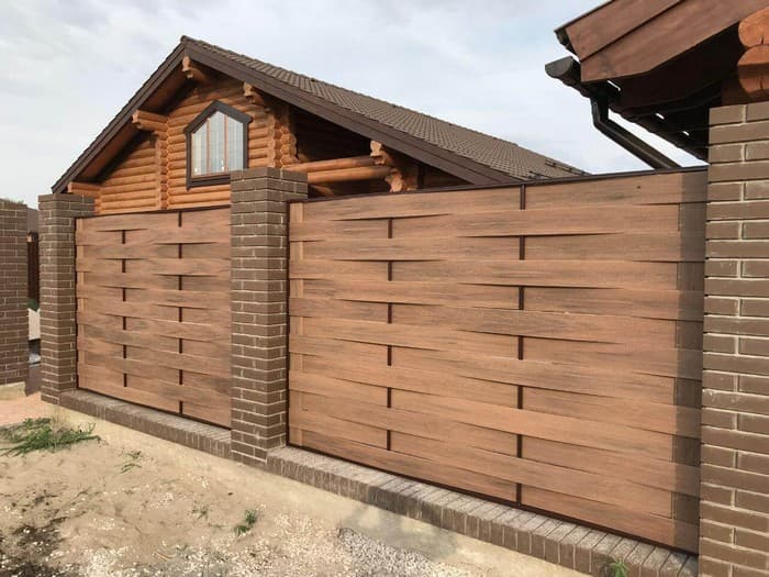 Nejkrásnější a nejodolnější WPC ploty: 30+ inspirací ,které promění každé oplocení v designový prvek