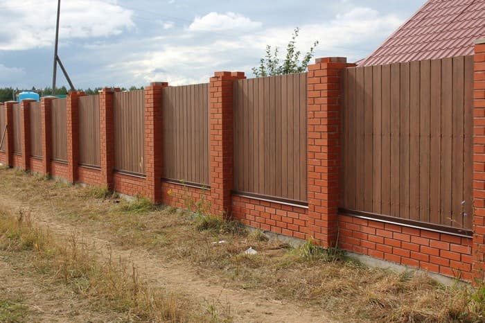 Nejkrásnější a nejodolnější WPC ploty: 30+ inspirací ,které promění každé oplocení v designový prvek