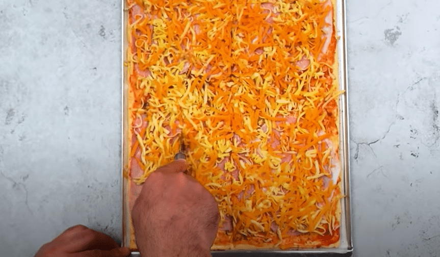 vynikající sýrové tyčinky z listového těsta – jednoduchá inspirace na pohoštění!