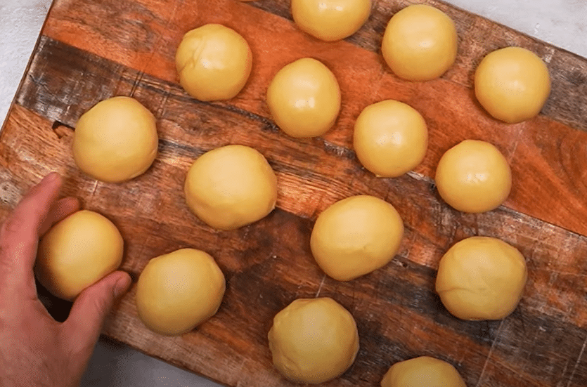 kapsičky plněné kuřecím masem a bramborami: skvělá inspirace na předkrm!