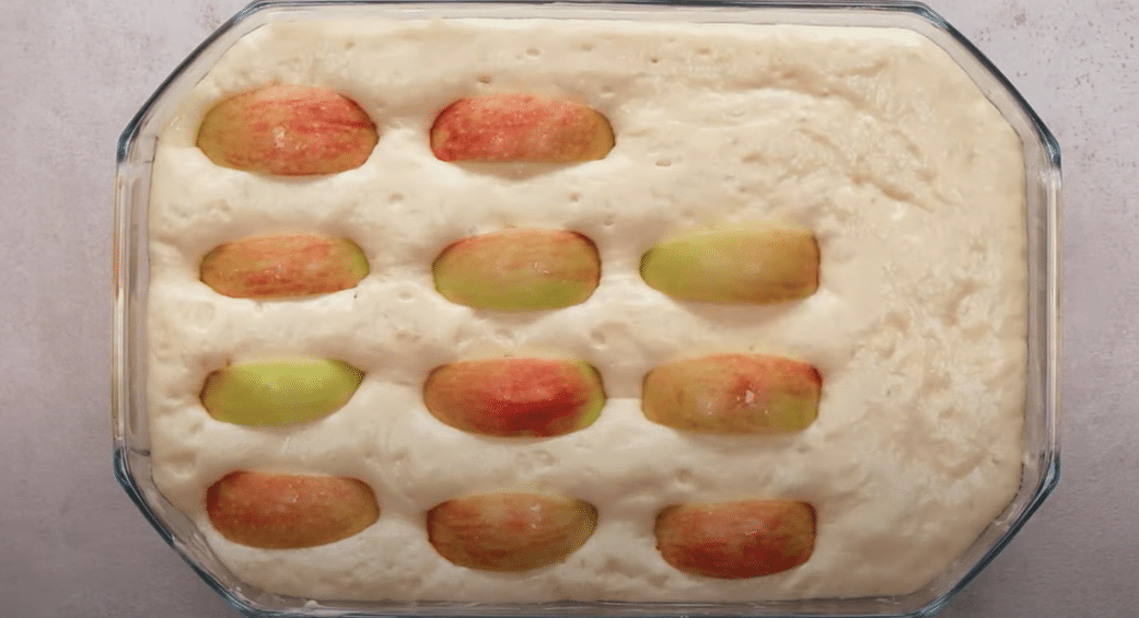 delikátní jablečný koláč s tou nejjemnější chutí – provoní celý váš domov!