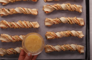 fantastické sýrové vrtule z listového těsta – rychlá a snadná příprava!
