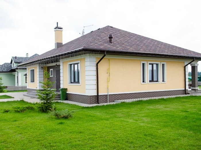 Moderní design fasád: 60 jednopodlažních domů plných inspirace