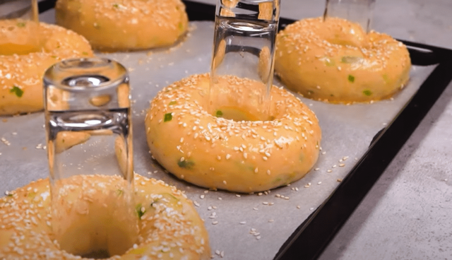 recept na čerstvé a voňavé housky se sýrovou náplní! recept na čerstvé a voňavé housky se sýrovou náplní!