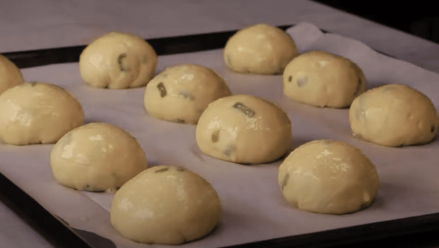 inspirace na netradiční domácí pečivo: mozzarellové houstičky!