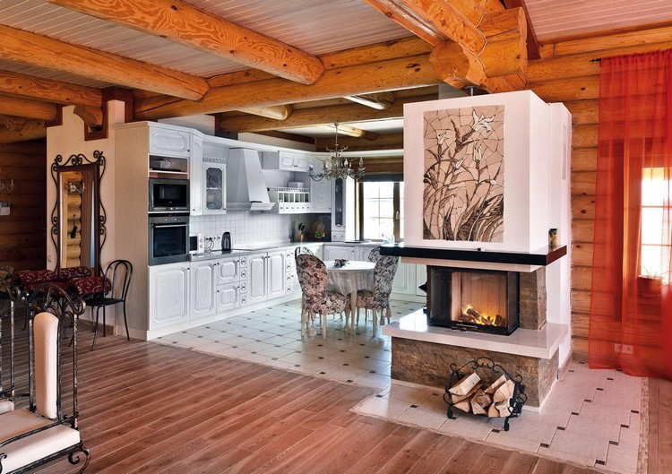 kamin-na-kuhne28 Stylová kuchyně s krbem: 45+ inspirací, jak proměnit prostor, kde se snoubí praktičnost s krásou