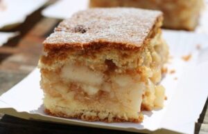 dezert, který vás okamžitě chytne a už nepustí – jablečný koláč s mandlemi a skořicí!