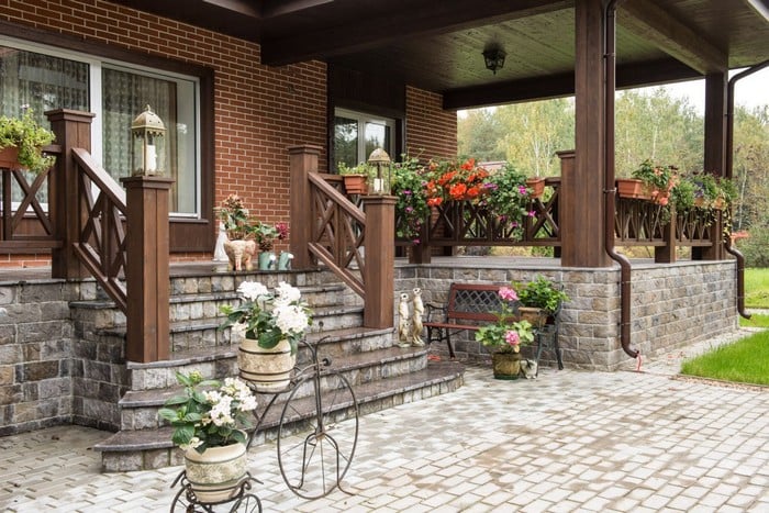 S tak krásnou verandou budete chtít zvát hosty stále častěji: 55 příkladů.