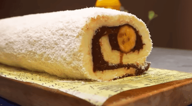nejlepší kokosová roláda s nutellou, božím krémem a banánem! svou chutí si získá úplně každého