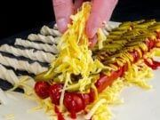 recept na obří hot-dog: vyzkoušejte tento závin plněný sýrem a párky!