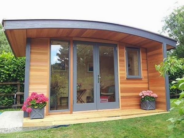 Elegantní zahradní domky pro malé pozemky: 40+ originálních řešení
