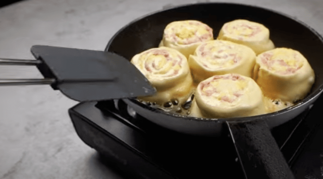 Šneci na pánvi – recept na skvělou slanou chuťovku k odpolední svačince