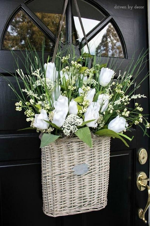 Krásný vstup do domu s jarními kompozicemi: 45 květinových nápadů