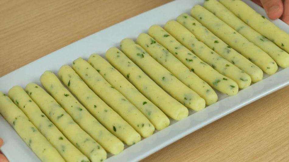 vyzkoušejte tyto originální sýrovo-bramborové tyčinky, podle toho nejjednoduššího receptu!